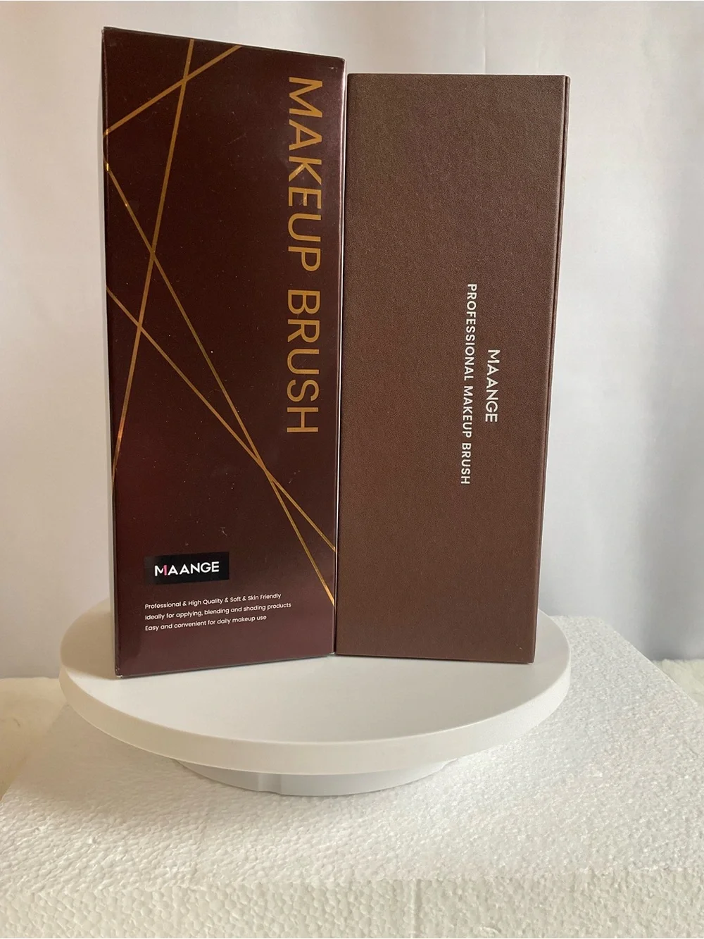 MAANGE Professional Makeup Brush Set in Gift Box - Complete Face & Eye Brushes,